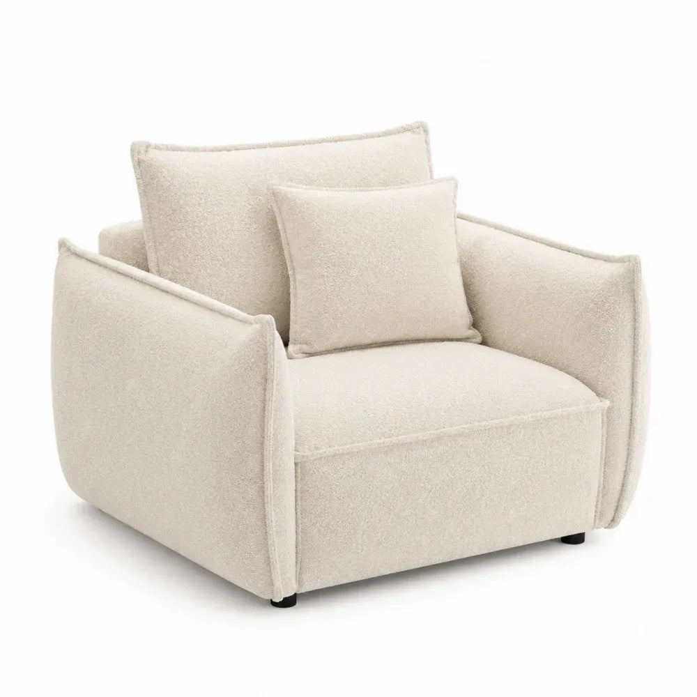 sillón individual tapizado en tejido bouclé de poliéster color beige estructura de madera contrachapada patas de madera maciza 110 cm longitud 95 cm profundidad 85 cm altura